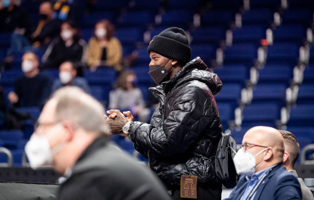 时膝关节受 时膝关节受