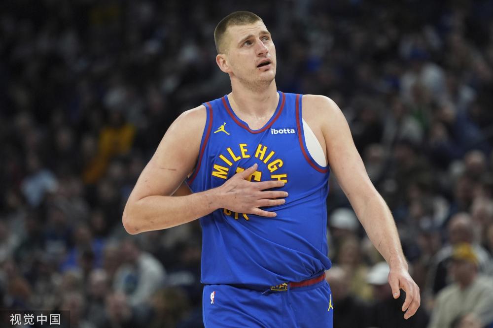 将对手篮下 将对手篮下